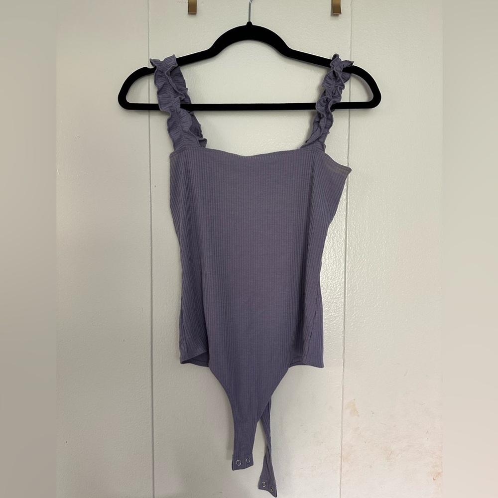 Ruffle Sleeve Bodysuit
